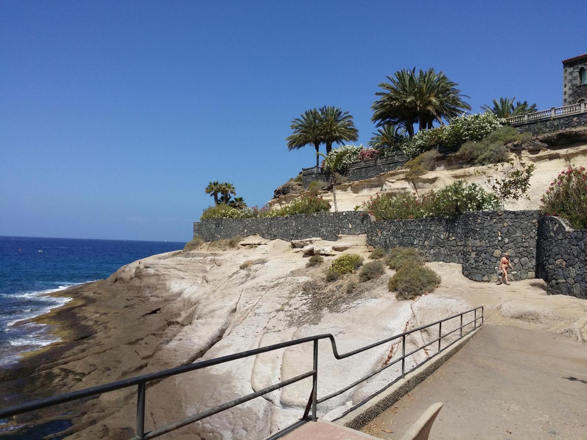 Terrazas Del Duque 2: Beachfront Oasis with Sea Views and Heated Pool Costa Adeje  Exterior photo